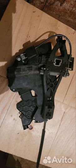 Замок двери volvo s40ll