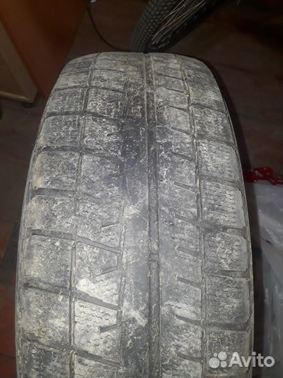 Bridgestone Blizzak Revo GZ 215/65 R16