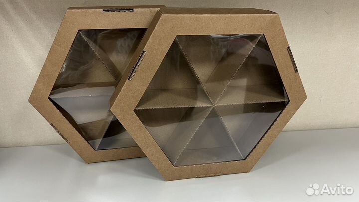 Коробка шестигранная с разделителем