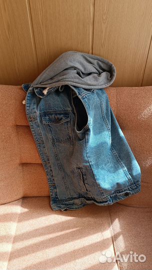 Джинсовый жилет с капюшоном Pull&Bear мужской