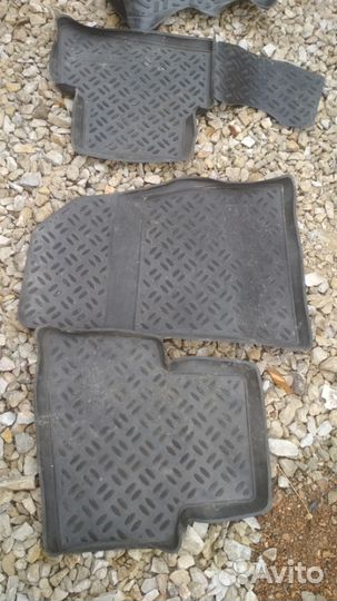 Коврики резиновые на nissan juke б/у
