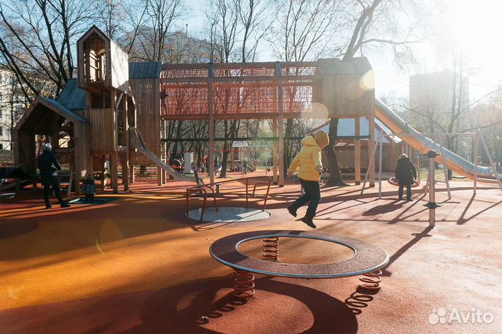 Доля в компании по поставке детских площадок