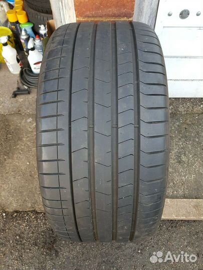 Pirelli P Zero PZ4 255/40 R21