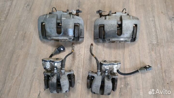 Суппорт тормозной Audi A8 D3 6.0 BHT 2008