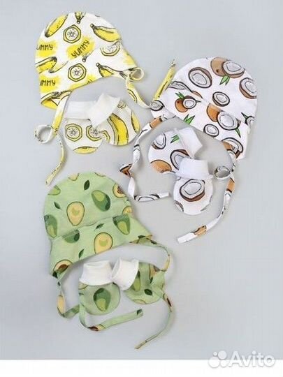 Комплект чепчиков и рукавички-антицарапки