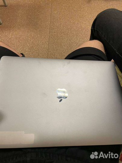 Apple MacBook Pro 15 touch bar 2017