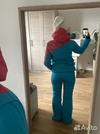 Сноубордический костюм женский