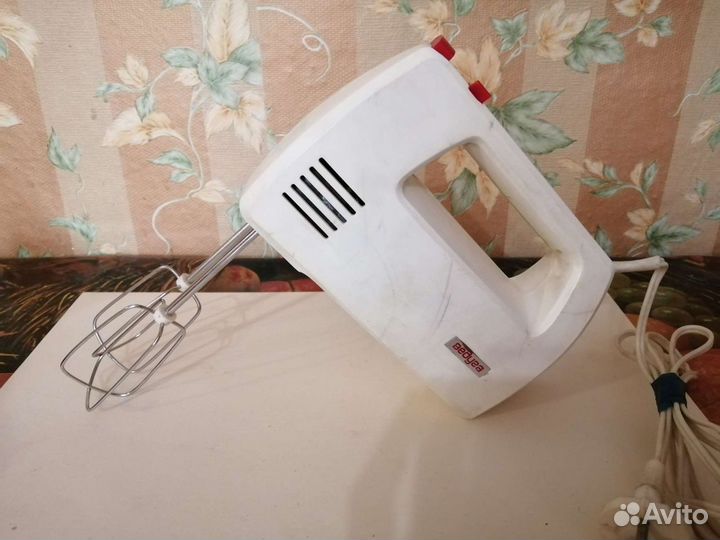 Электромиксер-взбивалка
