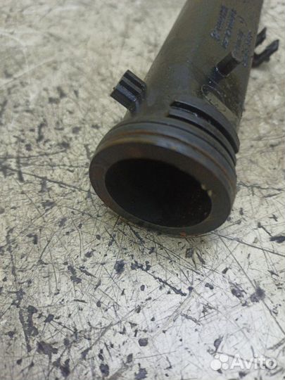 Патрубок системы охлаждения двигателя Volkswagen