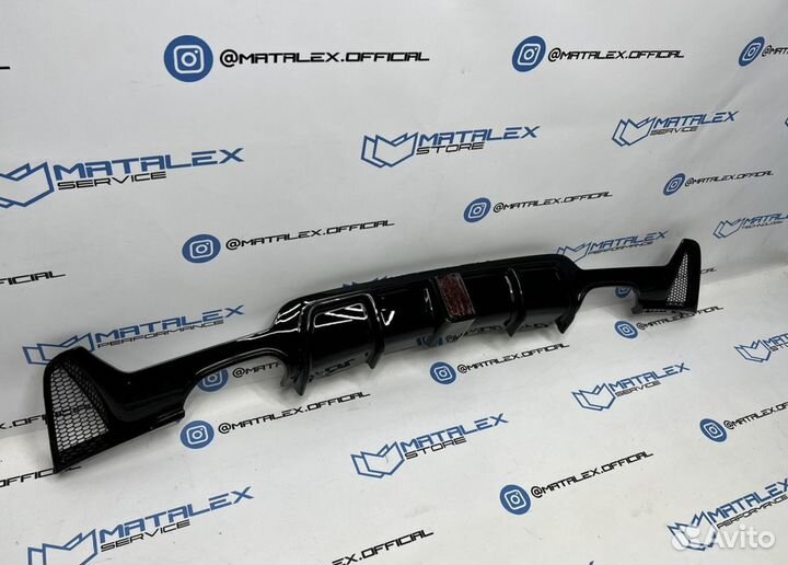 Диффузор BMW F32 F36 со стоп сигналом, М перфоманс