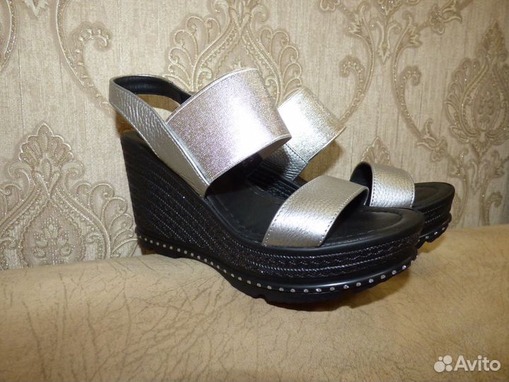 Босоножки женские кожаные новые 39 размер