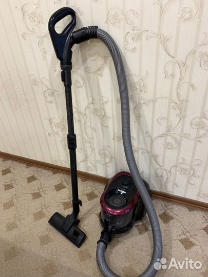 Пылесос Samsung SC18M2110SP