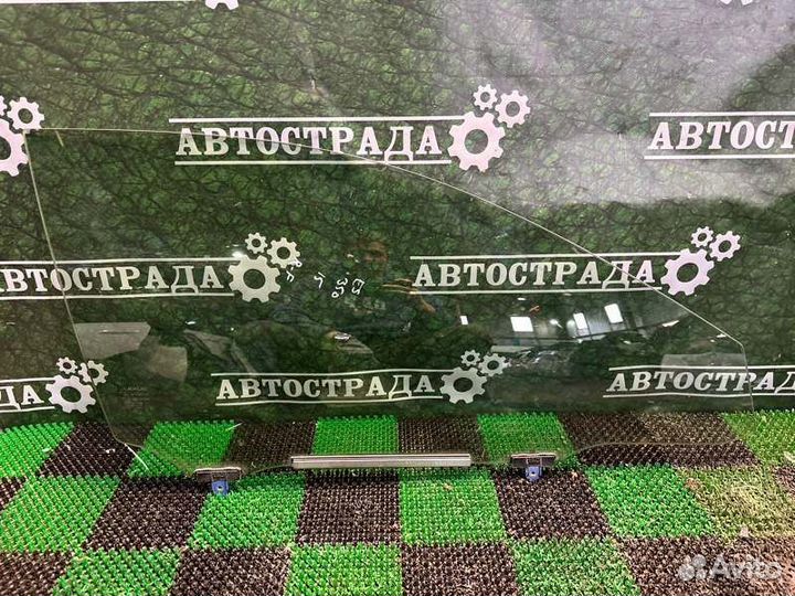 Стекло двери переднее правое Lexus Es 6 2012-2017