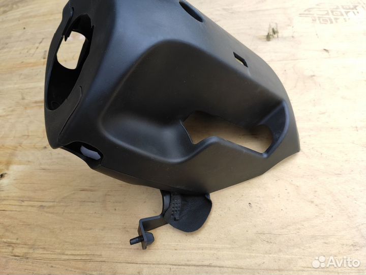 Кожух рулевой колонки на Opel Meriva B