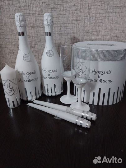 Свадебные бутылки и бокалы