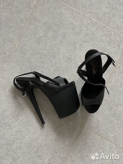 Стрипы pleaser тройки
