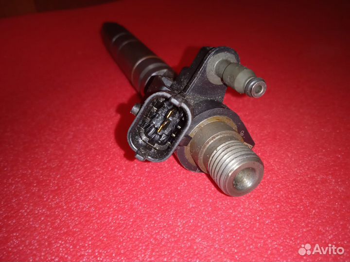 Топливная форсунка 31272690 на Volvo