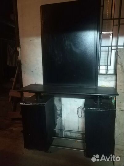 Столик для парикмахера