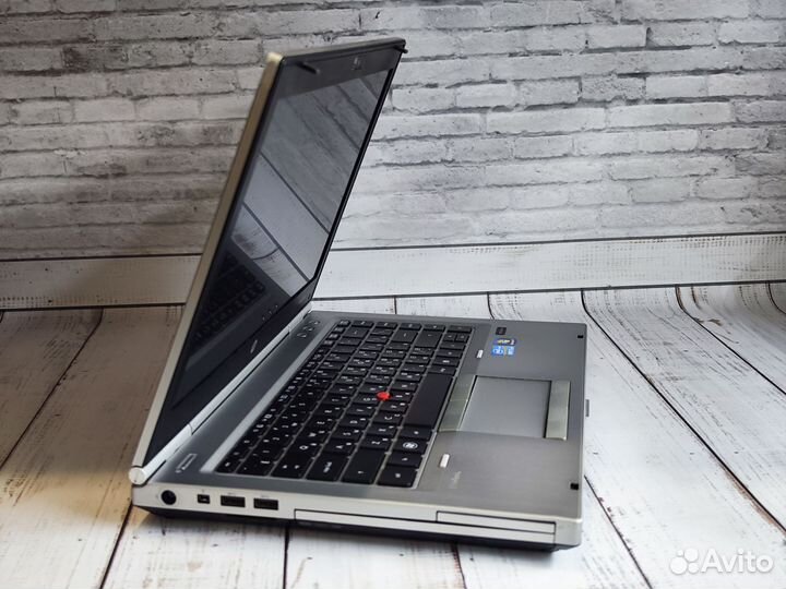 Мощный hp 14.1/i7-2640m/Radeon 6470m/8/256SSD