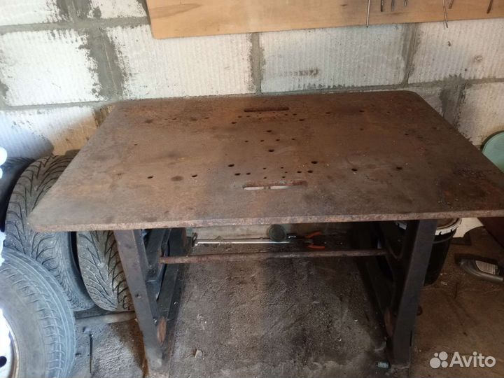 Стол металлический