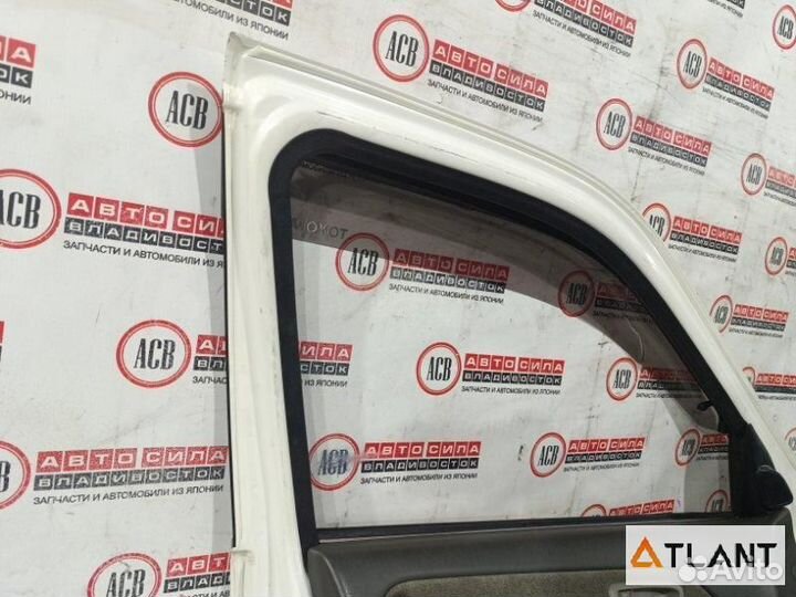 Дверь передний левый toyota mark II qualis