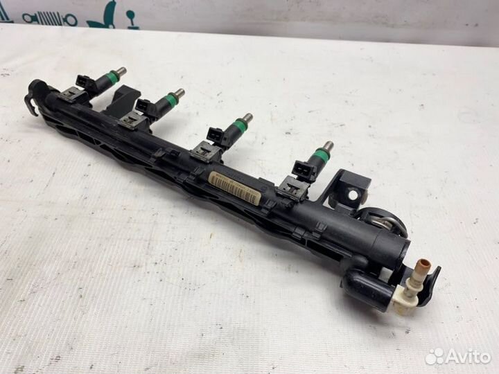 Рампа топливная с форсунками Ford Focus 2 hwda