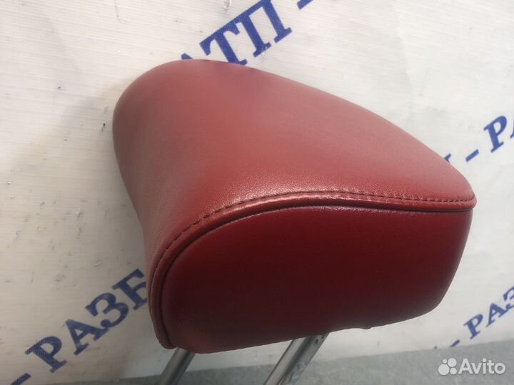 Центральный подголовник Stinger