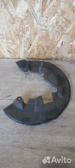 Пыльник тормозного диска передний левый Kuga 2 CBS