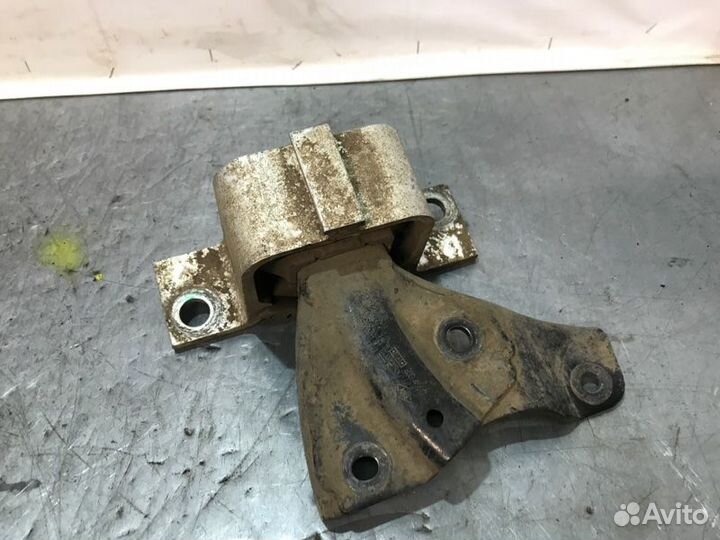 Подушка двигателя передняя правая Renault Logan