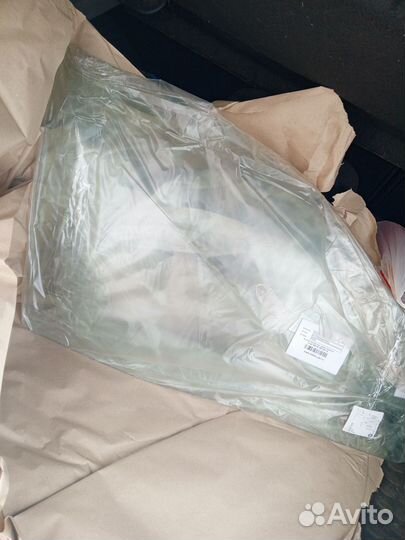 Боковое стекло правое