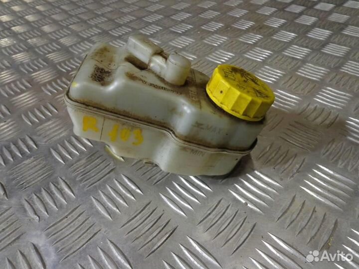 Бачок главного тормозного цилиндра VW Polo 5