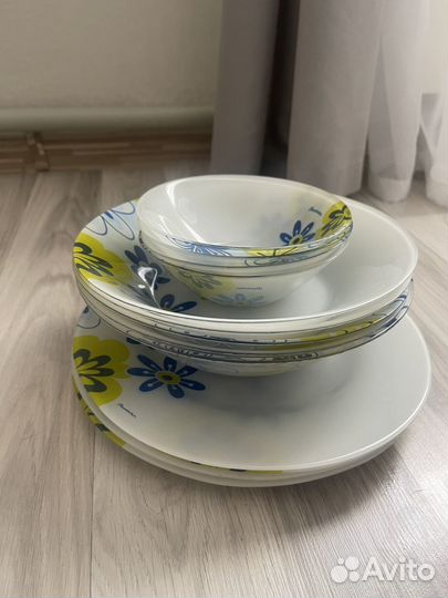 Набор столовой посуды новый