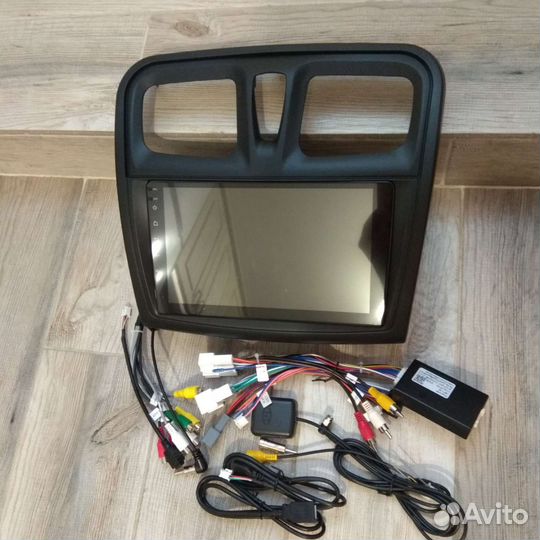 Штатная магнитола на Renault Logan 2