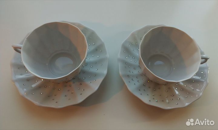 Чашка с блюдцем со стразами 