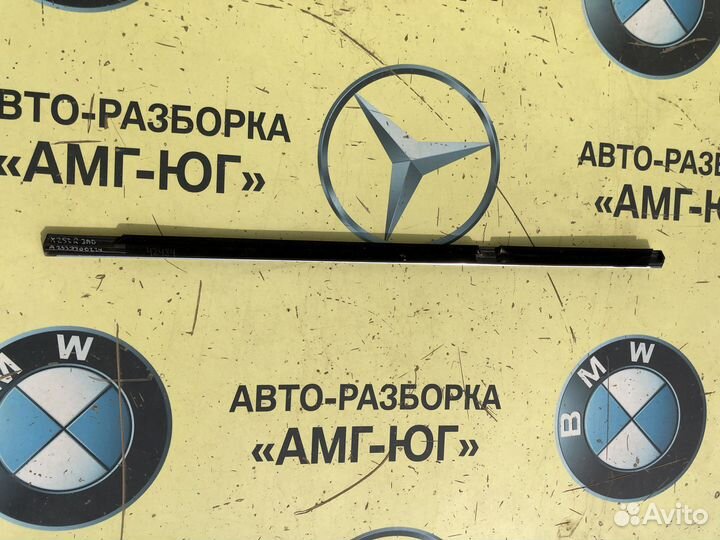 Mercedes W253 X253 молдинг стекла двери R зад