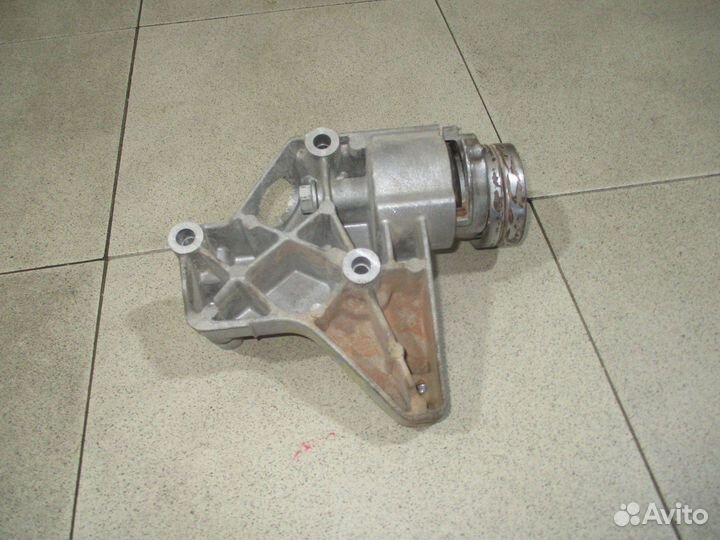 Кронштейн кондиционера VW Polo Sedan