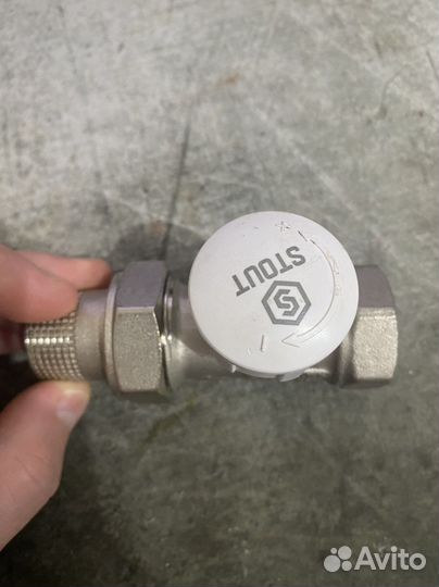 Клапан термостатический Stout 3/4 для радиатора