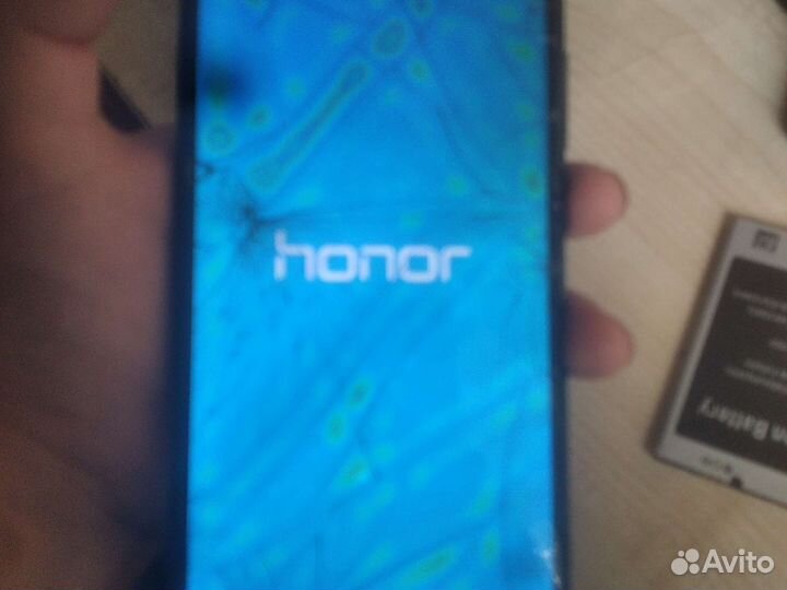 Телефон honor 8а
