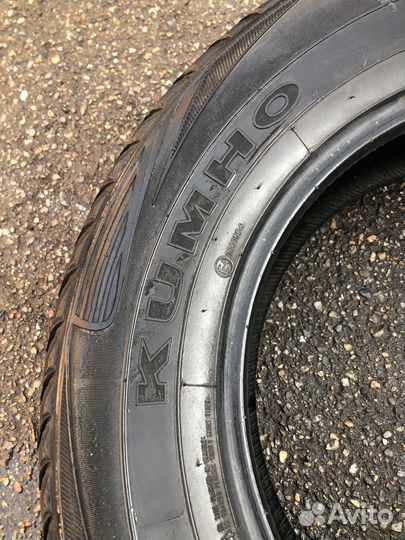 Kumho Road Venture APT KL51 235/65 R17