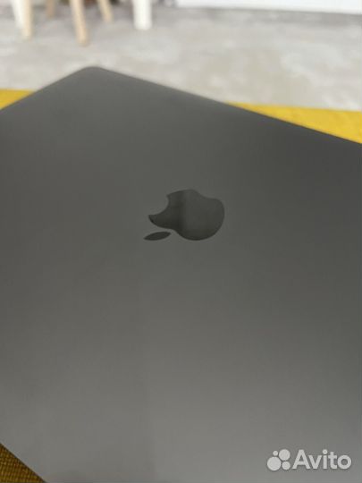 Apple MacBook Pro 13