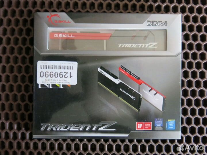 G.Skill trident Z F4-3200C16D-16gtzb 16 гб