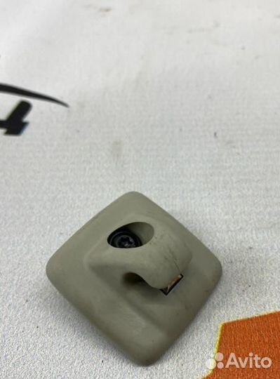 Крепление солнцезащитного козырька Citroen C4