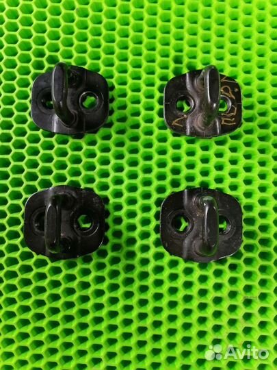 Ответная часть замка двери Nissan Almera Classic