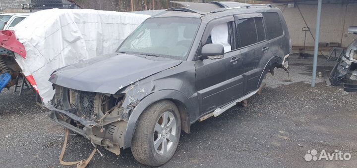 Дверь паджеро 4