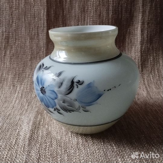 Ваза.Молочное стекло. Винтаж