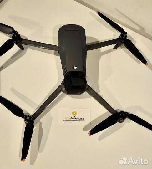 Квадрокоптер DJI Mavic 3