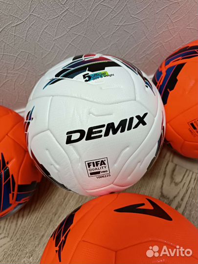Футбольный мяч Demix зимний р. 5 Fifa Quality Pro