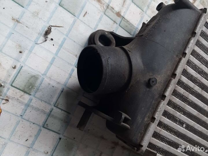 Радиатор интеркулера Renault Trafic 2.0 DCI