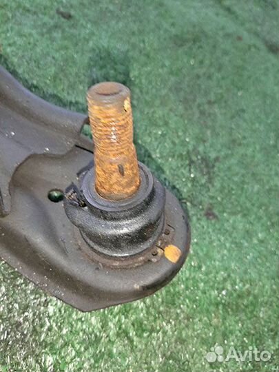 Рычаг подвески передний правый Nissan Avenir