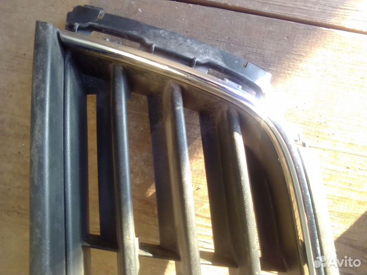 Решетка переднего бампера VW polo